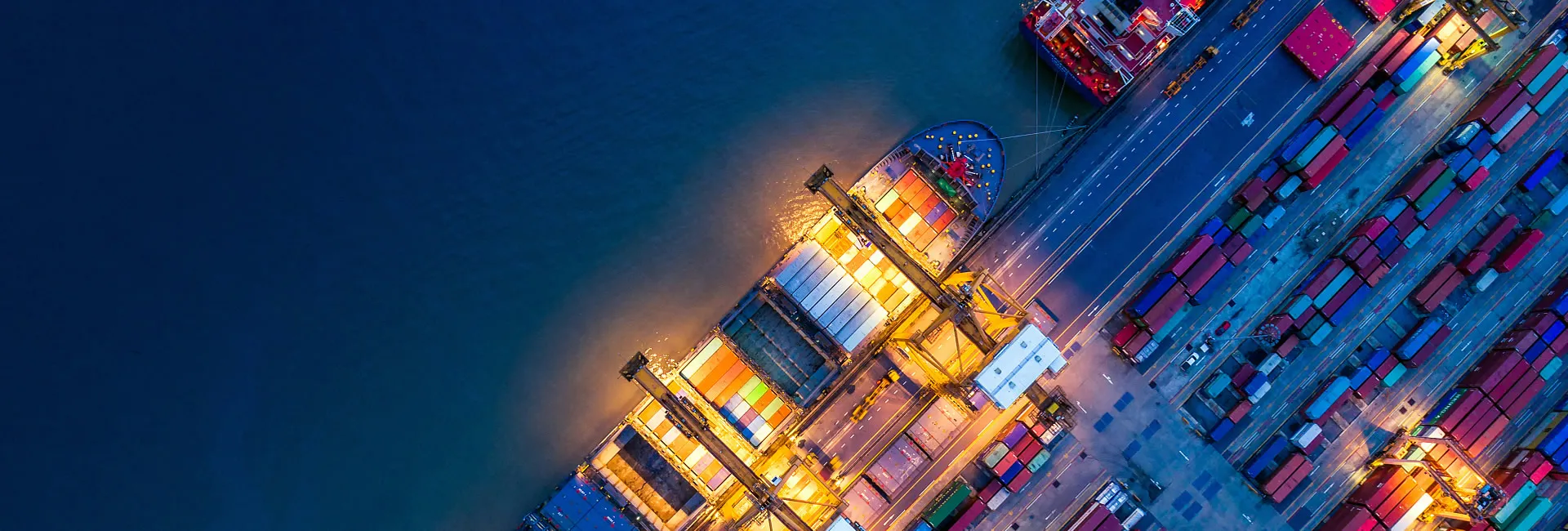 Experiencia significativa en gestión de ventas y fabricación.